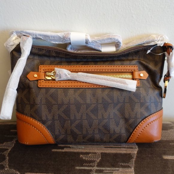 MICHAEL Michael Kors Handbags - NWT Michael Kors Bag